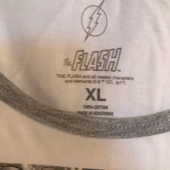 THE FLASH WHITE TANK TOP. Adult size XL - Picture 2 of 3